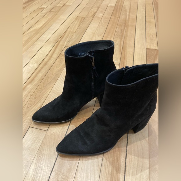 Stuart Weitzman suede boots - Picture 3 of 6
